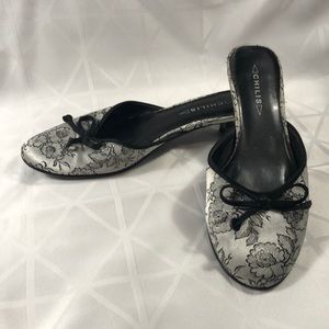 Chilis slip on flower kitten heel